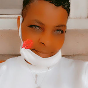 Meet your Posher, Lorraine